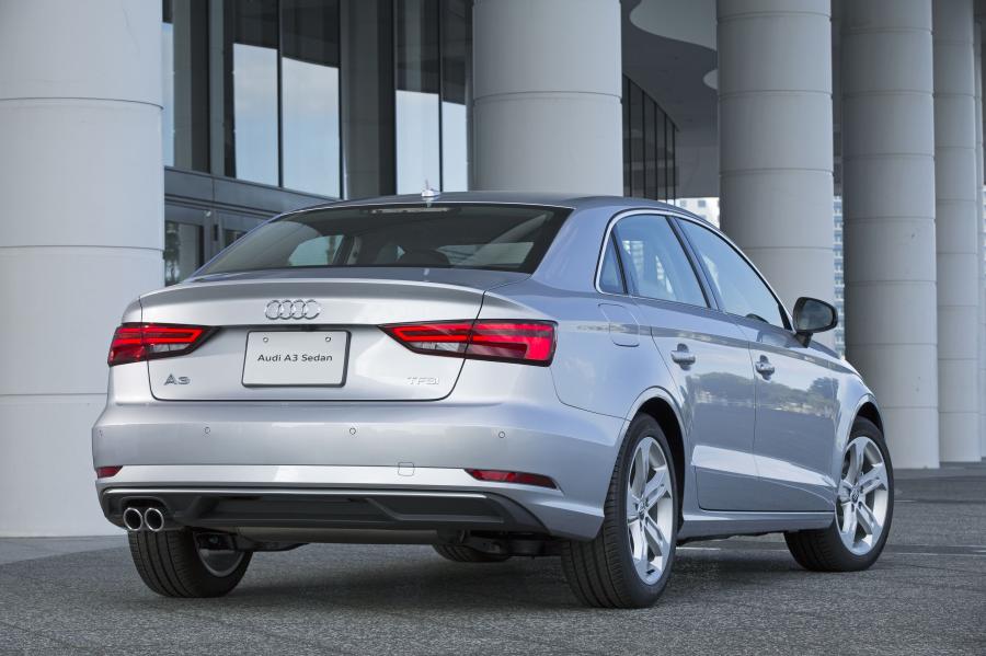  Audi A3 Sedan 1.4 TFSI (8V) 2017 года  (JP) (фото 6 из 13)